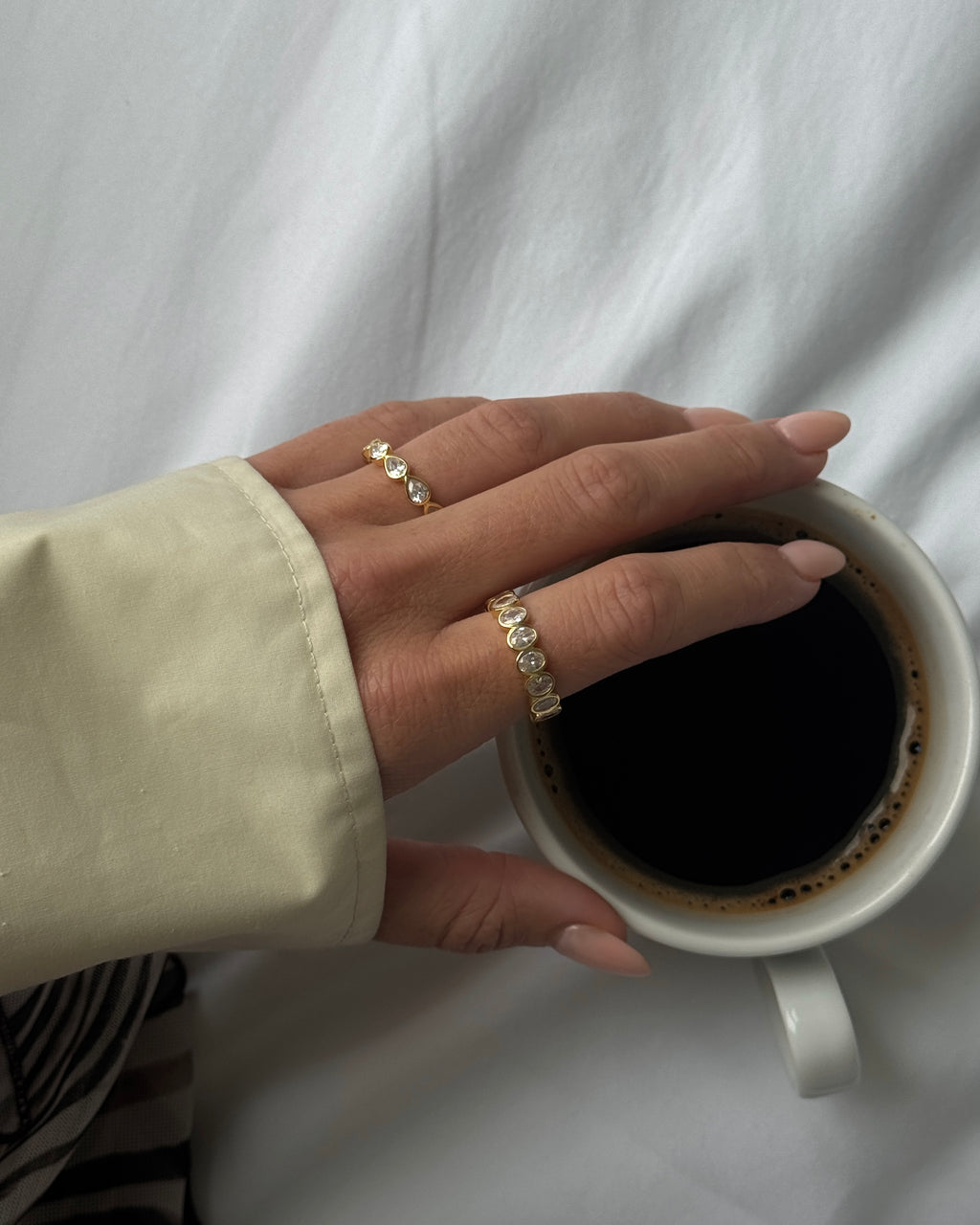 Diamond Band Ring Drop Gold