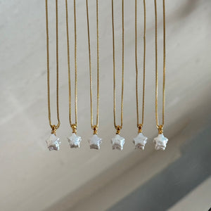 Pearl Star Necklace Gold