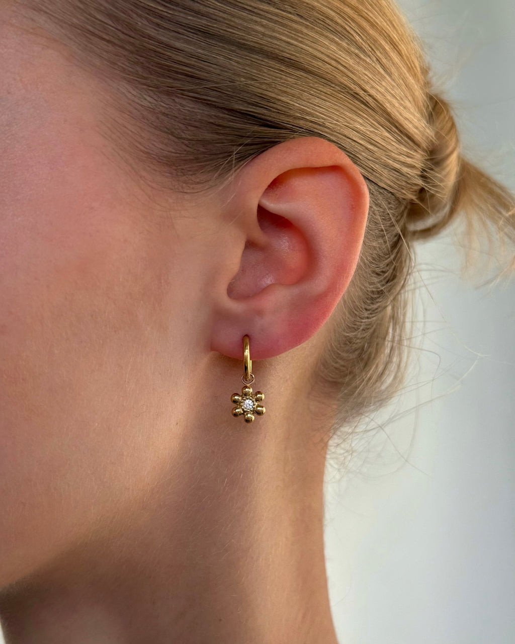 Flower Hoops Gold