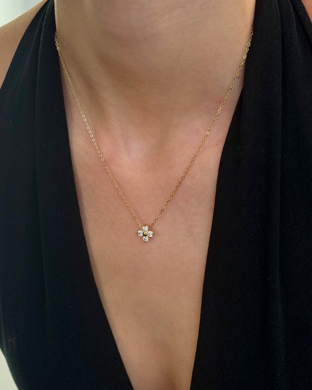 Clover Necklace Gold