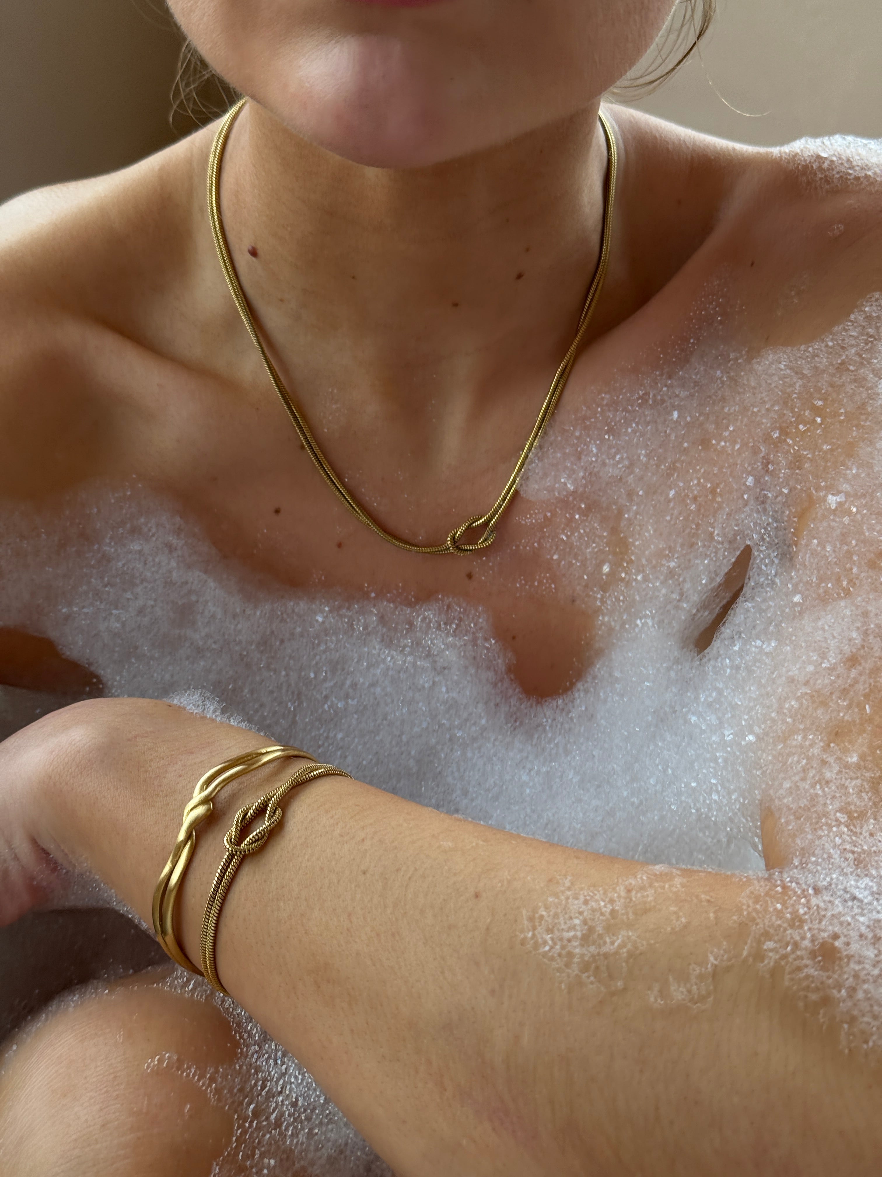 Knot Bangle Gold
