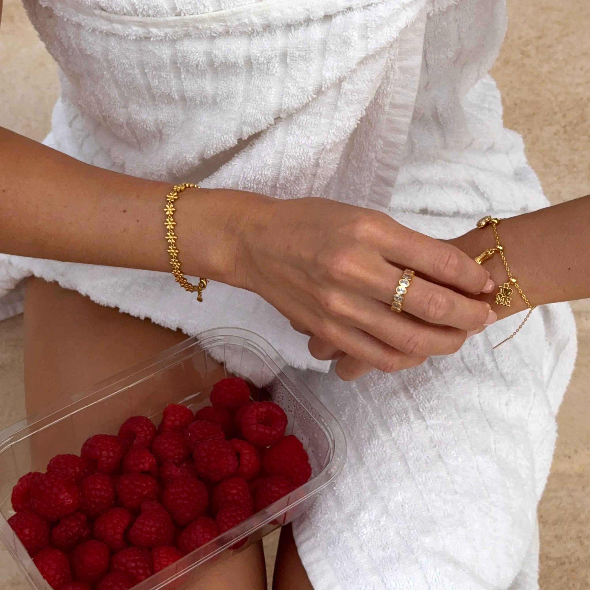 Diamond Band Ring Oval Gold