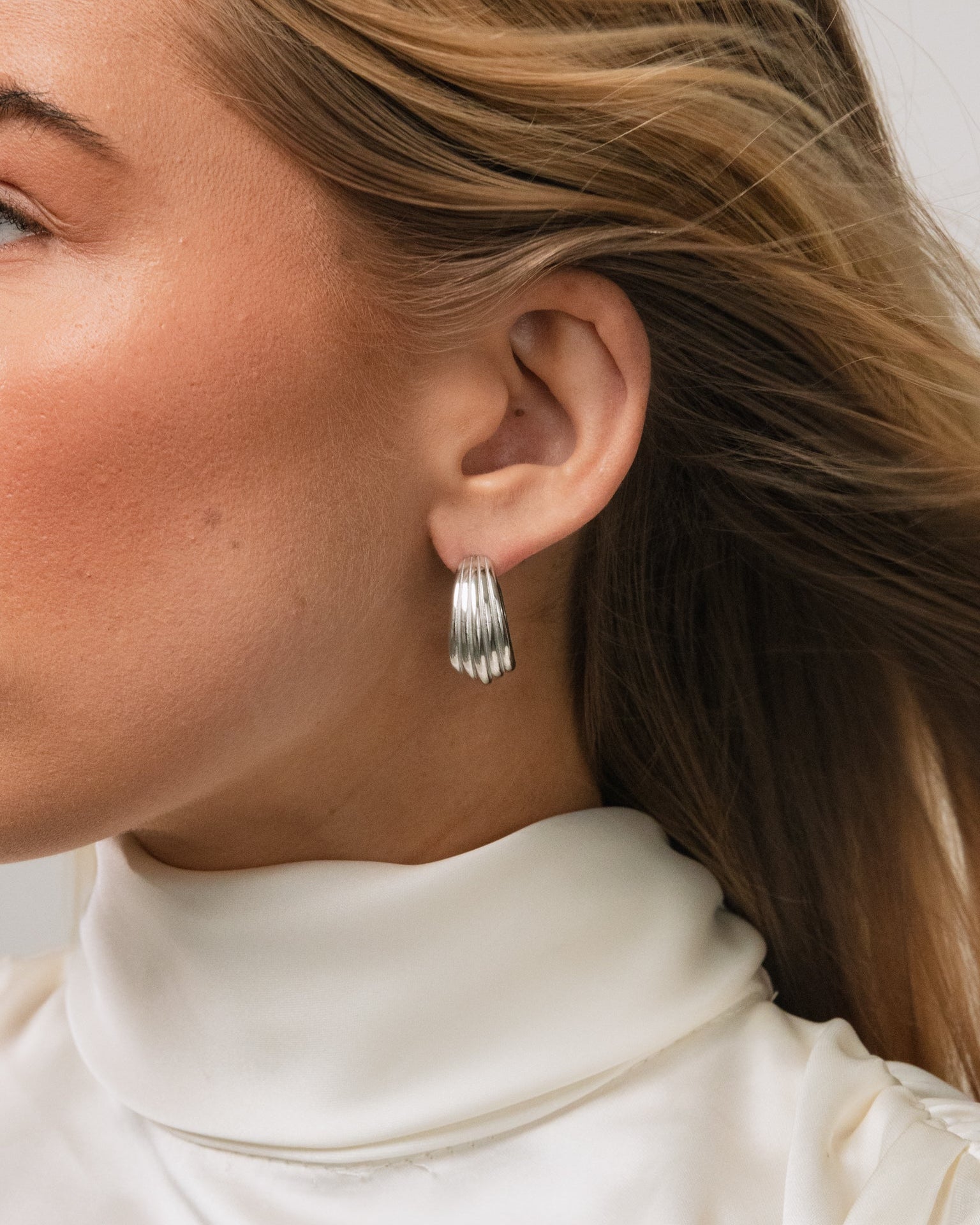 Ribbed Hoops