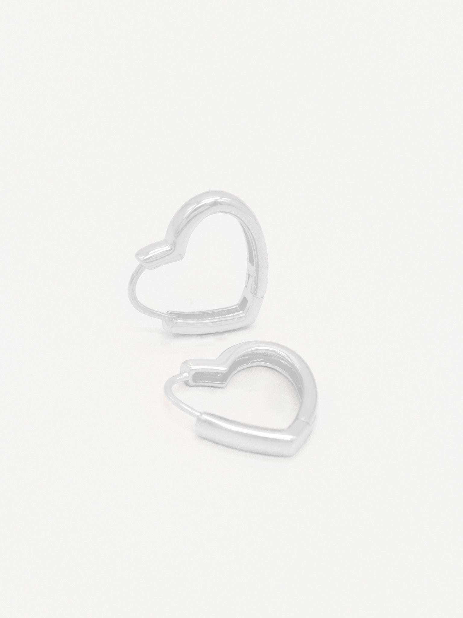 Simple Heart Earrings Silver