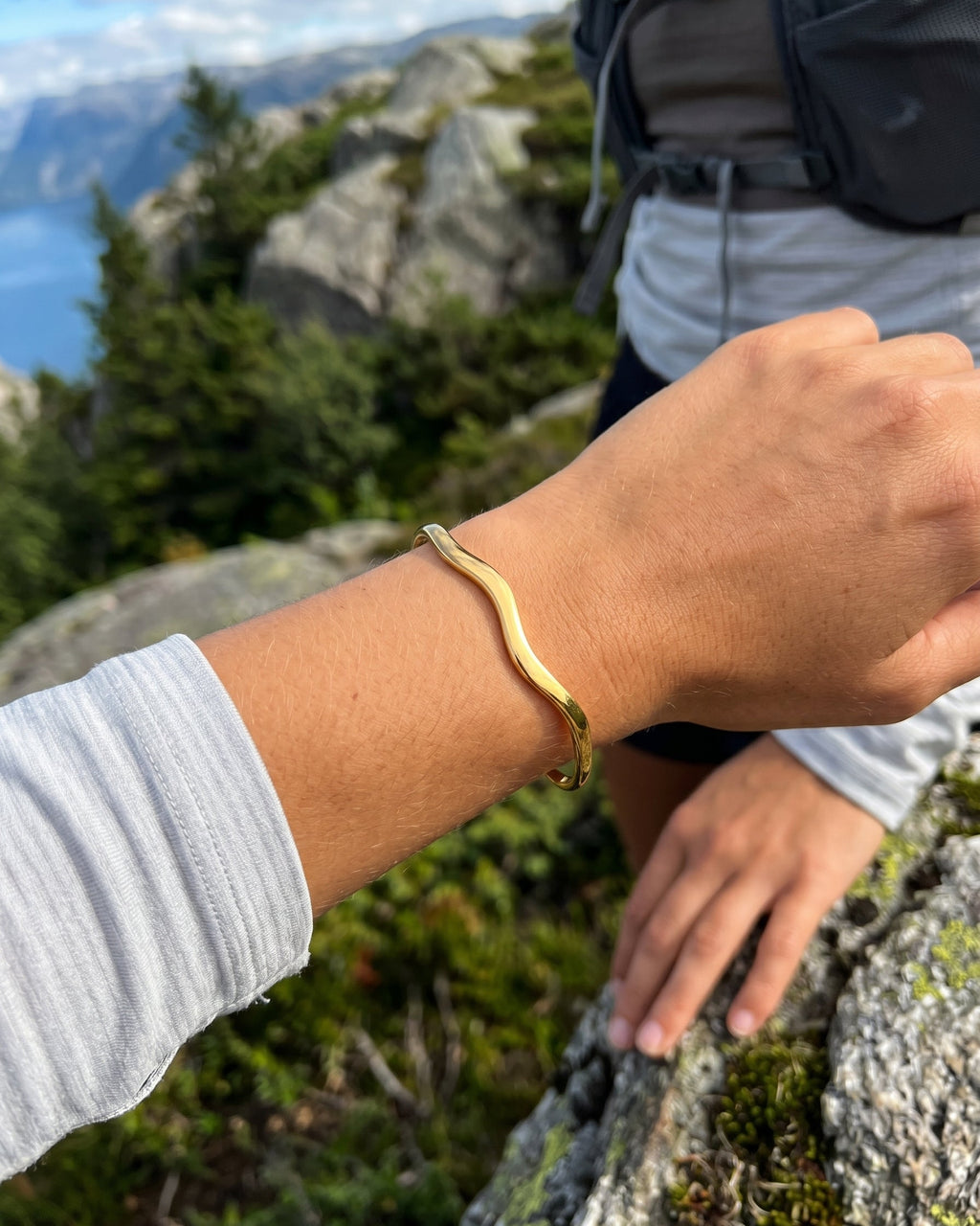 Wavy Bangle
