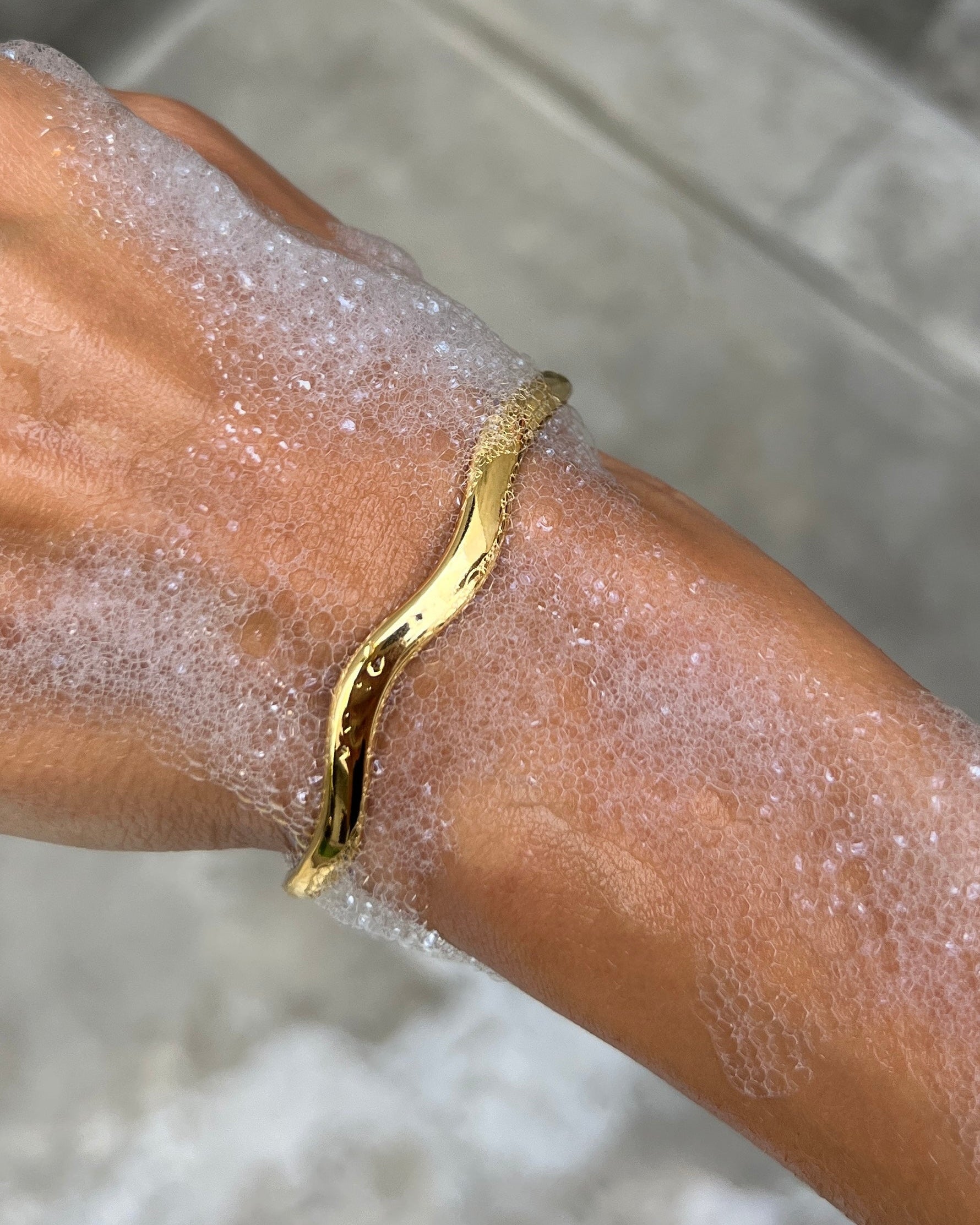 Wavy Bangle