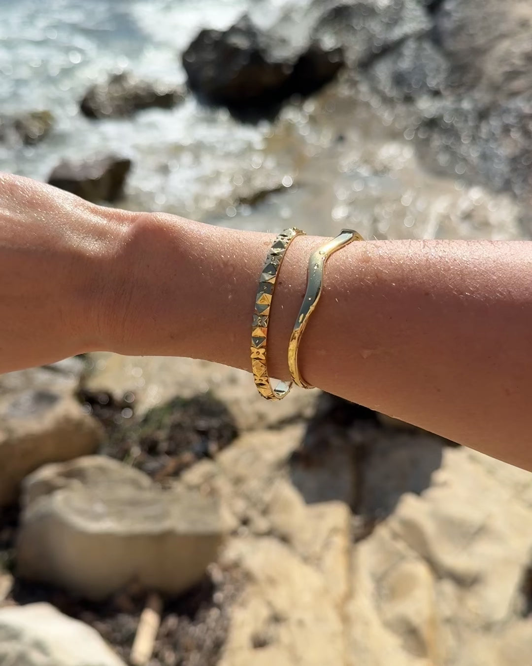 Flower Bangle Gold
